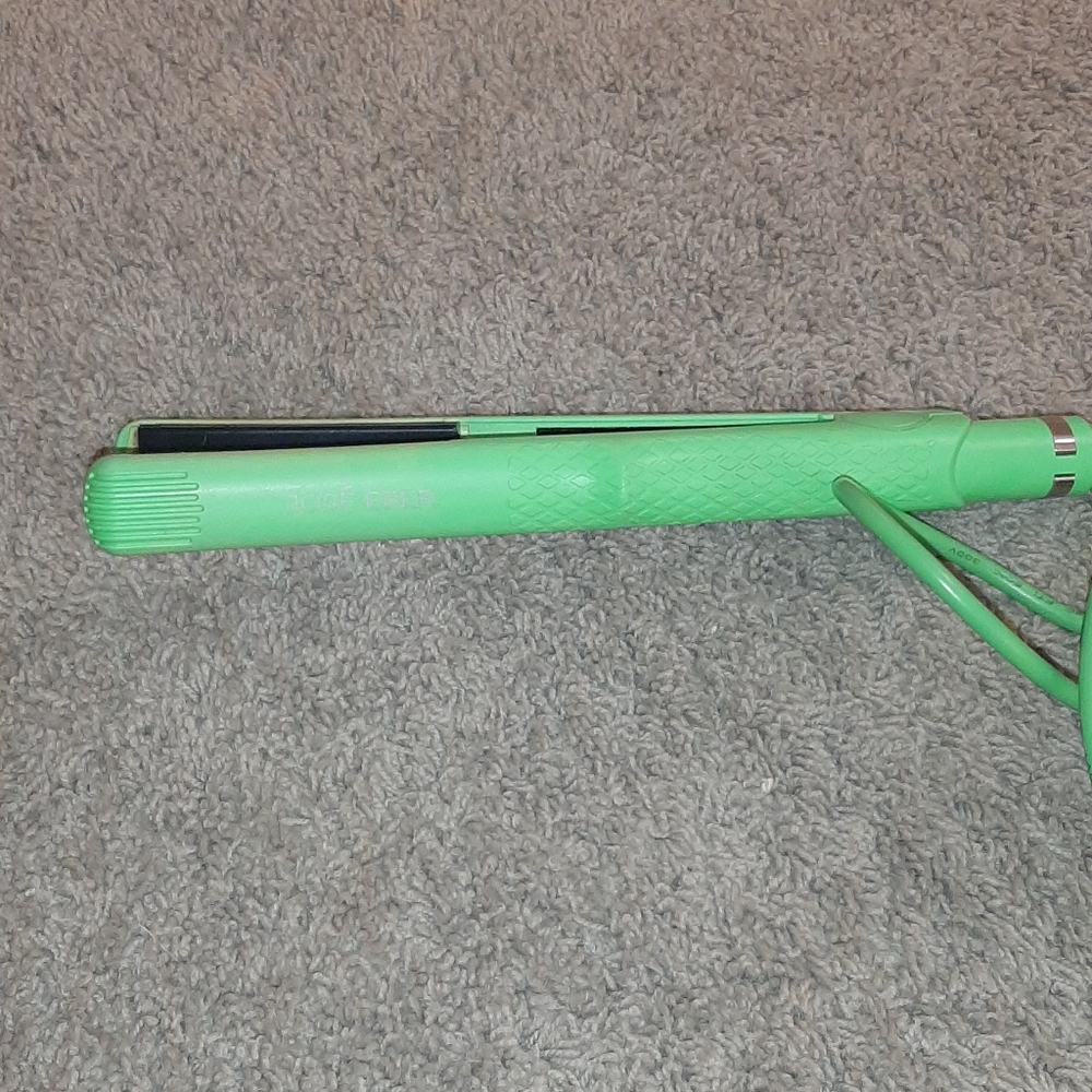 Josè Eber Flat iron